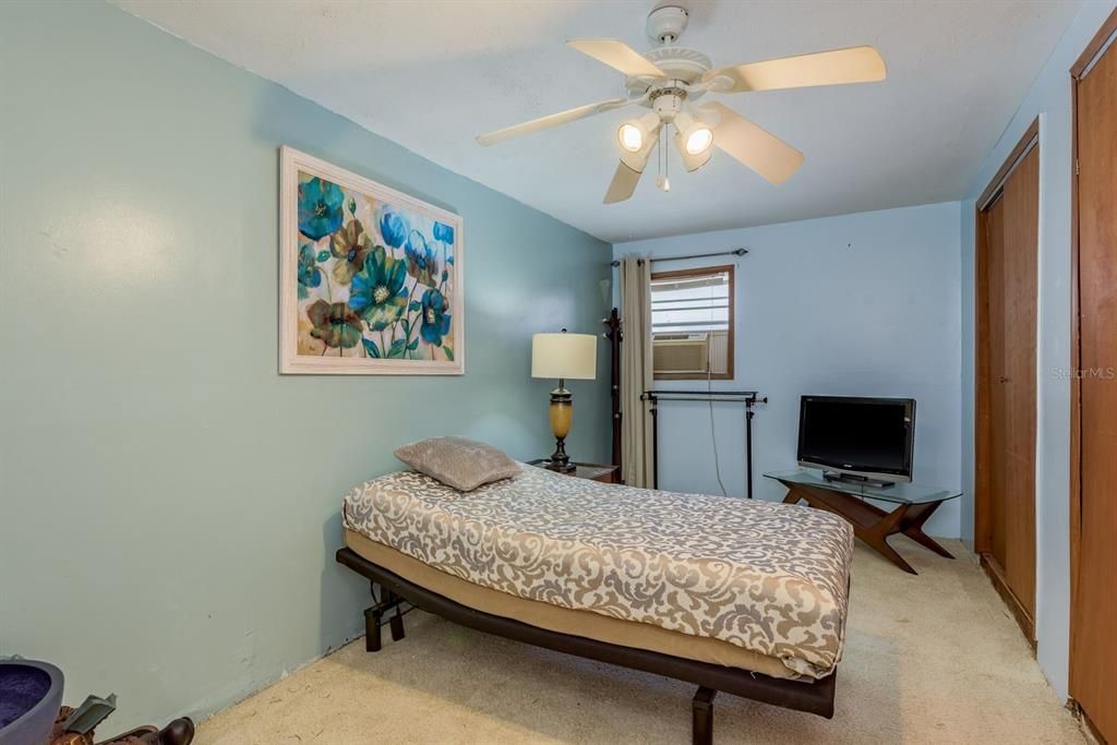 For Sale: $535,000 (7 beds, 6 baths, 3416 Square Feet)