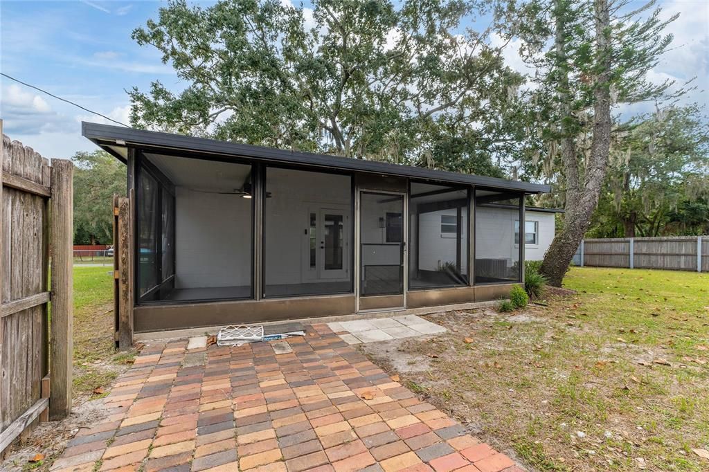 En Venta: $339,900 (3 camas, 2 baños, 1160 Pies cuadrados)