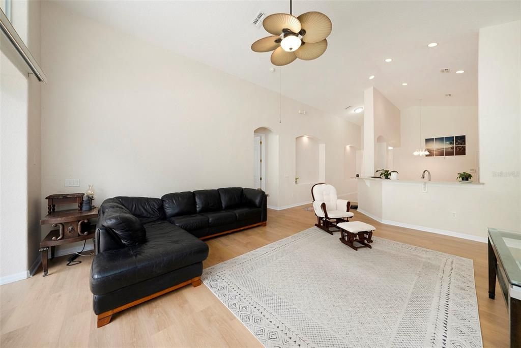 待售: $529,000 (4 贝兹, 3 浴室, 2849 平方英尺)