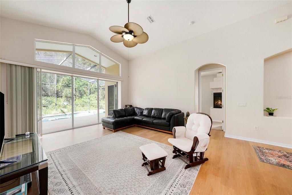 待售: $529,000 (4 贝兹, 3 浴室, 2849 平方英尺)