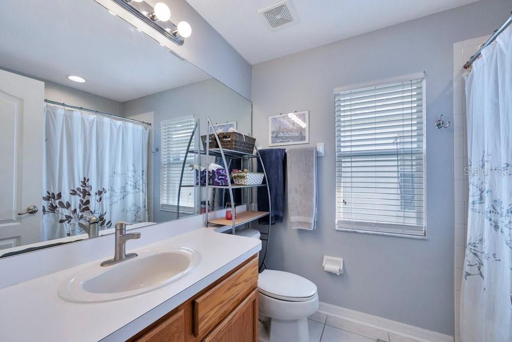 Под контрактом: $298,000 (3 спален, 2 ванн, 1618 Квадратных фут)