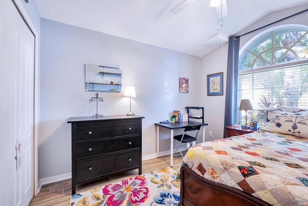 Под контрактом: $298,000 (3 спален, 2 ванн, 1618 Квадратных фут)