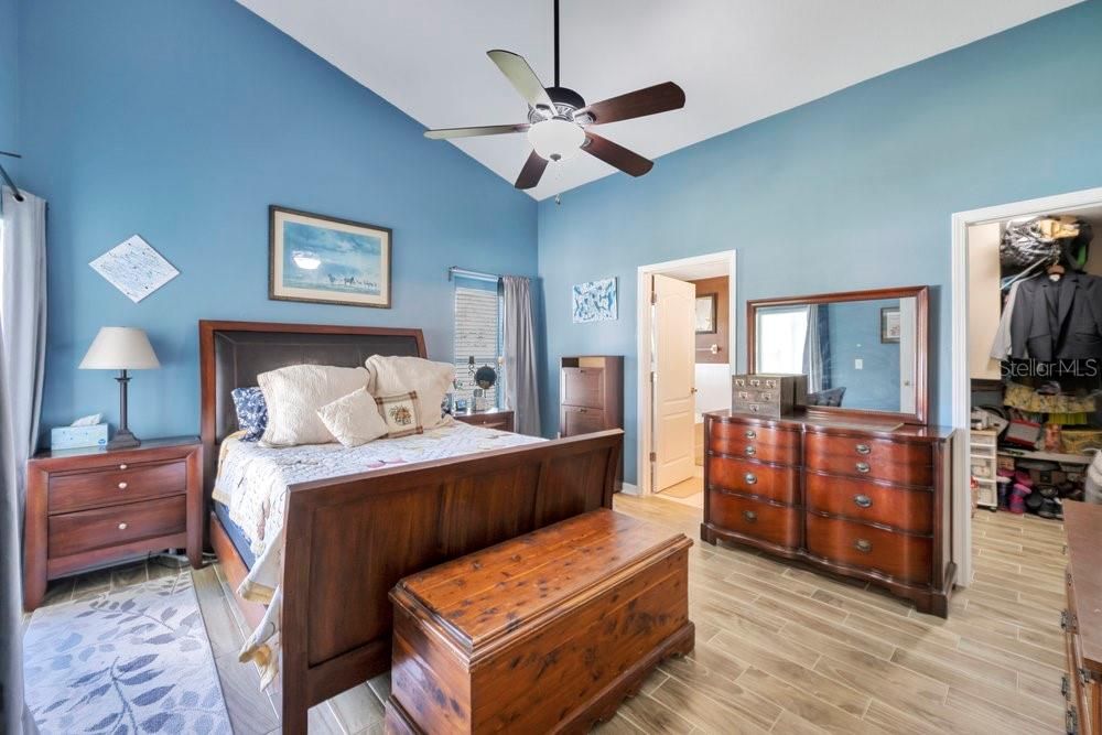 Под контрактом: $298,000 (3 спален, 2 ванн, 1618 Квадратных фут)