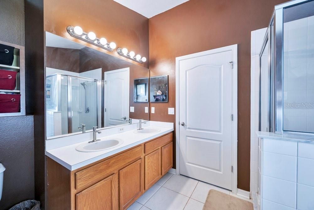 Под контрактом: $298,000 (3 спален, 2 ванн, 1618 Квадратных фут)