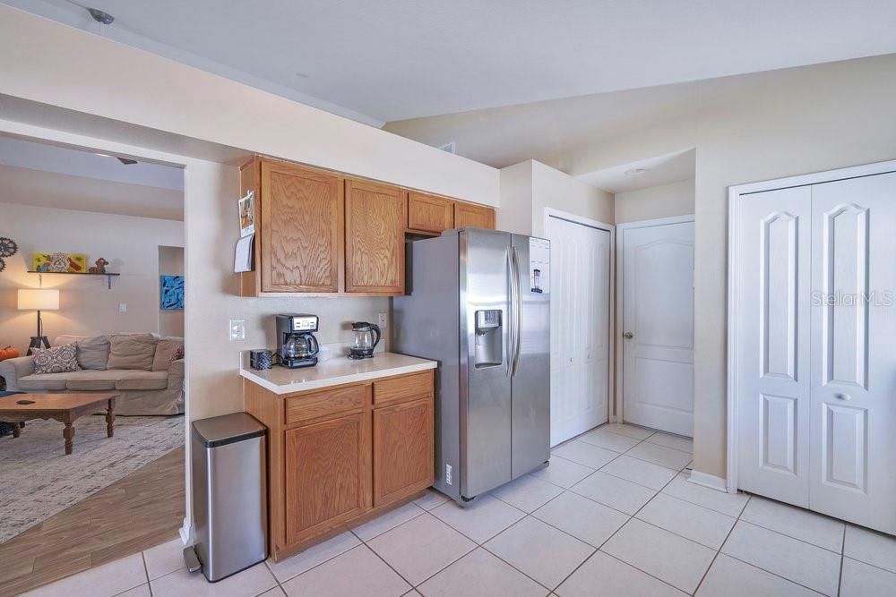 Под контрактом: $298,000 (3 спален, 2 ванн, 1618 Квадратных фут)