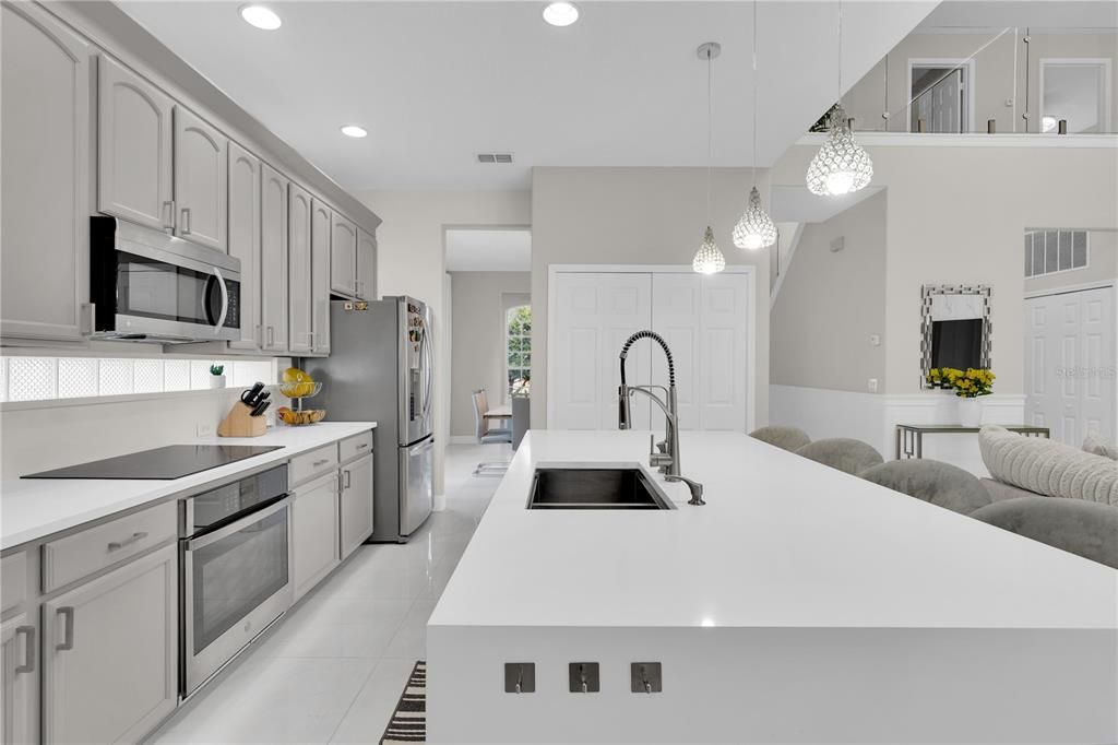 For Sale: $729,000 (3 beds, 2 baths, 2285 Square Feet)