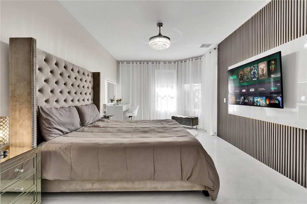 For Sale: $729,000 (3 beds, 2 baths, 2285 Square Feet)