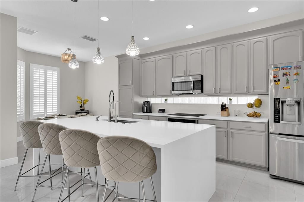 For Sale: $729,000 (3 beds, 2 baths, 2285 Square Feet)