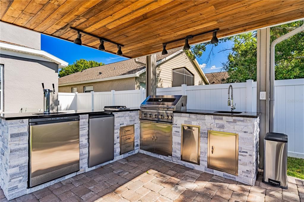 For Sale: $729,000 (3 beds, 2 baths, 2285 Square Feet)