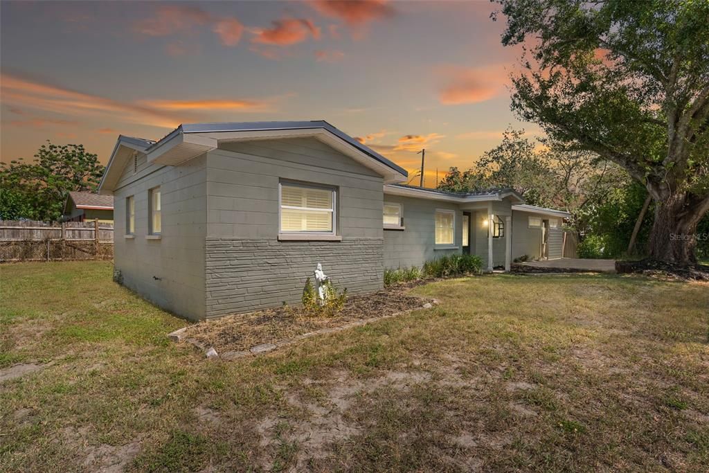 Activo con contrato: $240,000 (3 camas, 1 baños, 1501 Pies cuadrados)