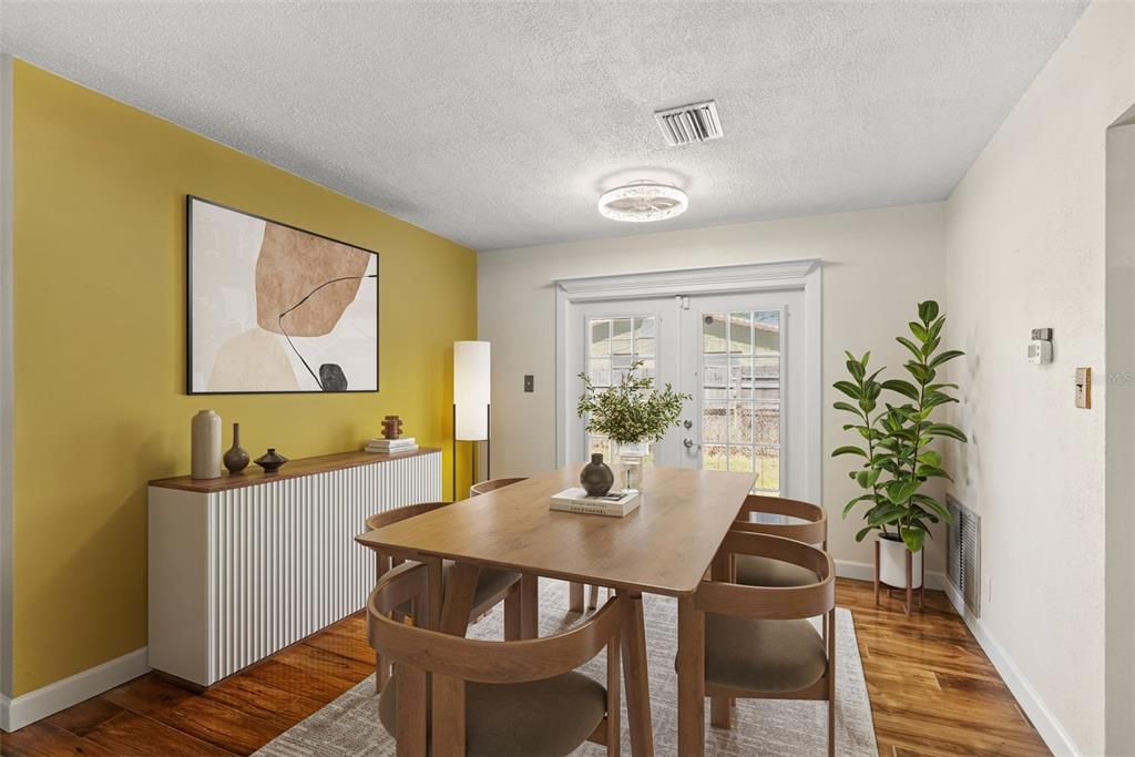 Activo con contrato: $240,000 (3 camas, 1 baños, 1501 Pies cuadrados)