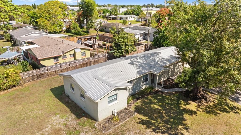 Activo con contrato: $240,000 (3 camas, 1 baños, 1501 Pies cuadrados)