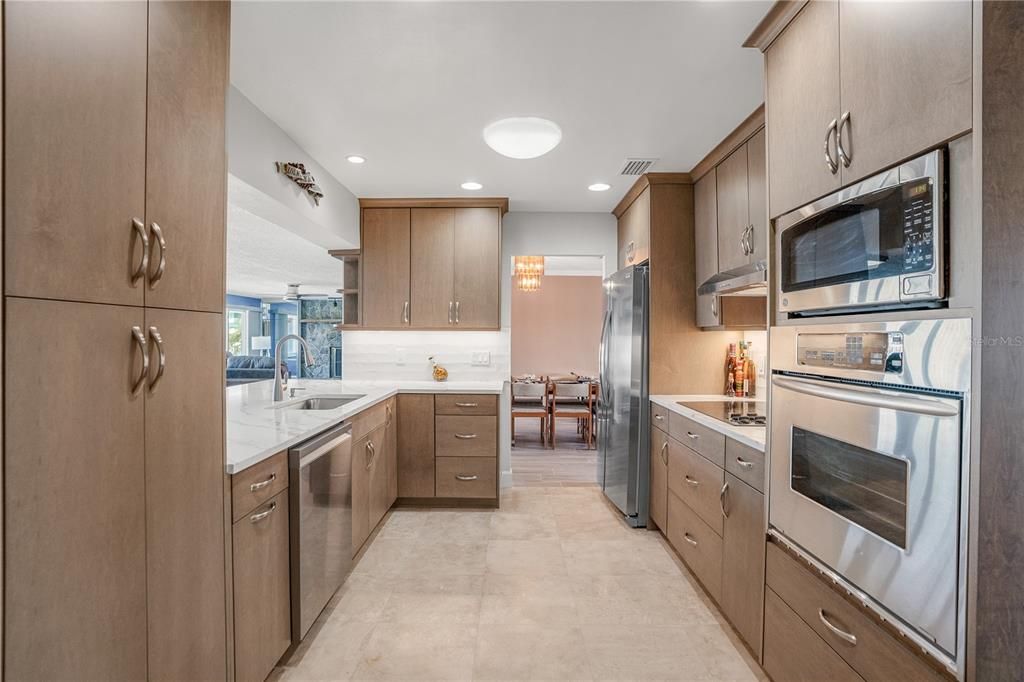 待售: $1,199,000 (4 贝兹, 2 浴室, 2548 平方英尺)