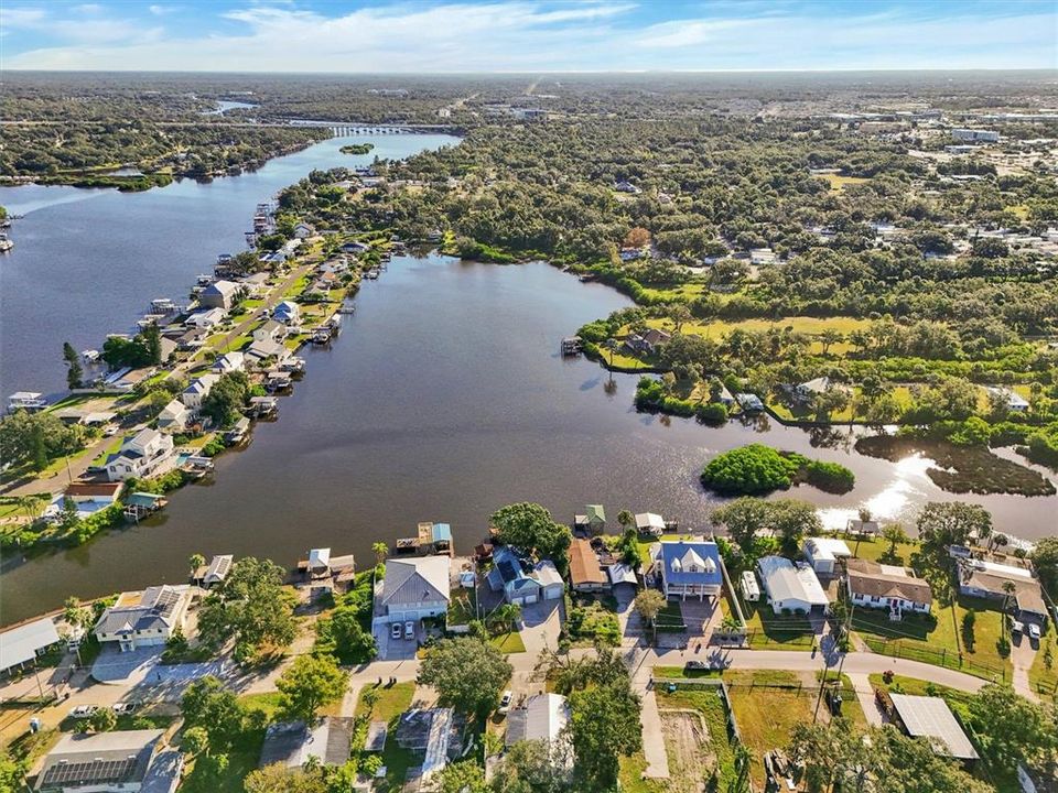 На продажу: $549,000 (2 спален, 1 ванн, 864 Квадратных фут)