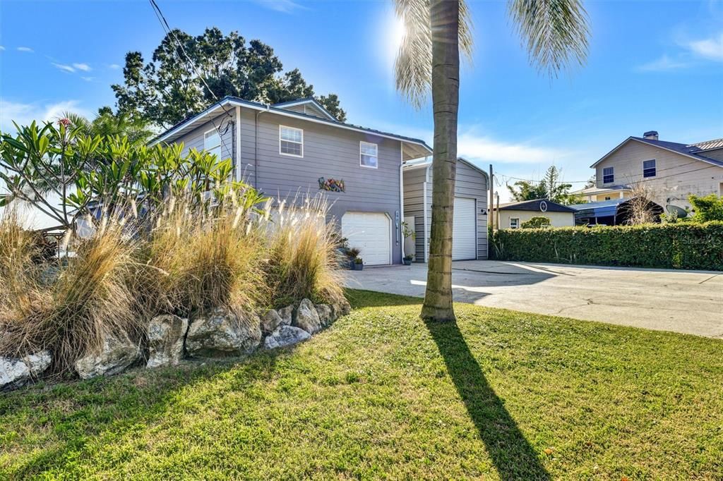 На продажу: $549,000 (2 спален, 1 ванн, 864 Квадратных фут)