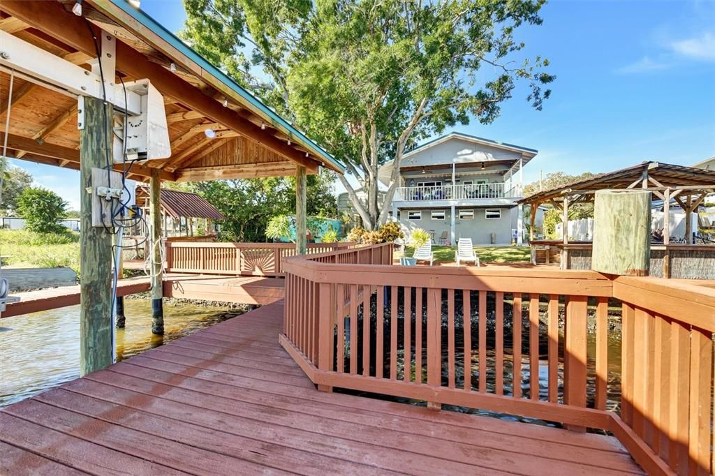 На продажу: $549,000 (2 спален, 1 ванн, 864 Квадратных фут)