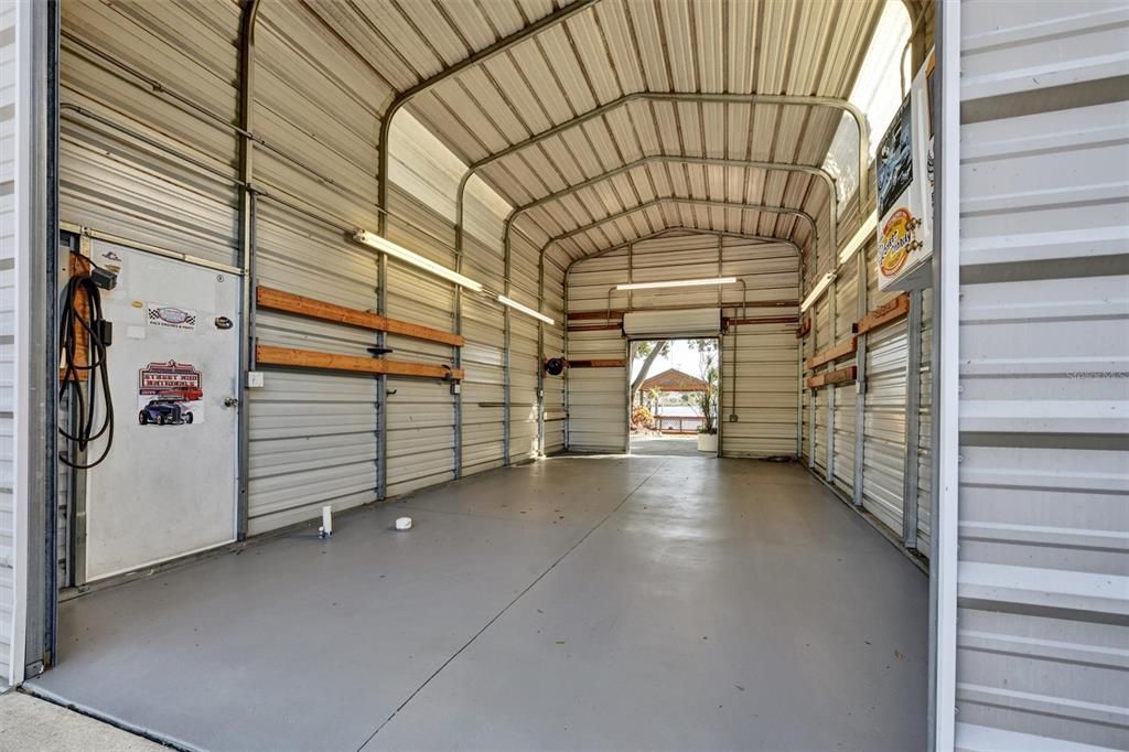 На продажу: $549,000 (2 спален, 1 ванн, 864 Квадратных фут)