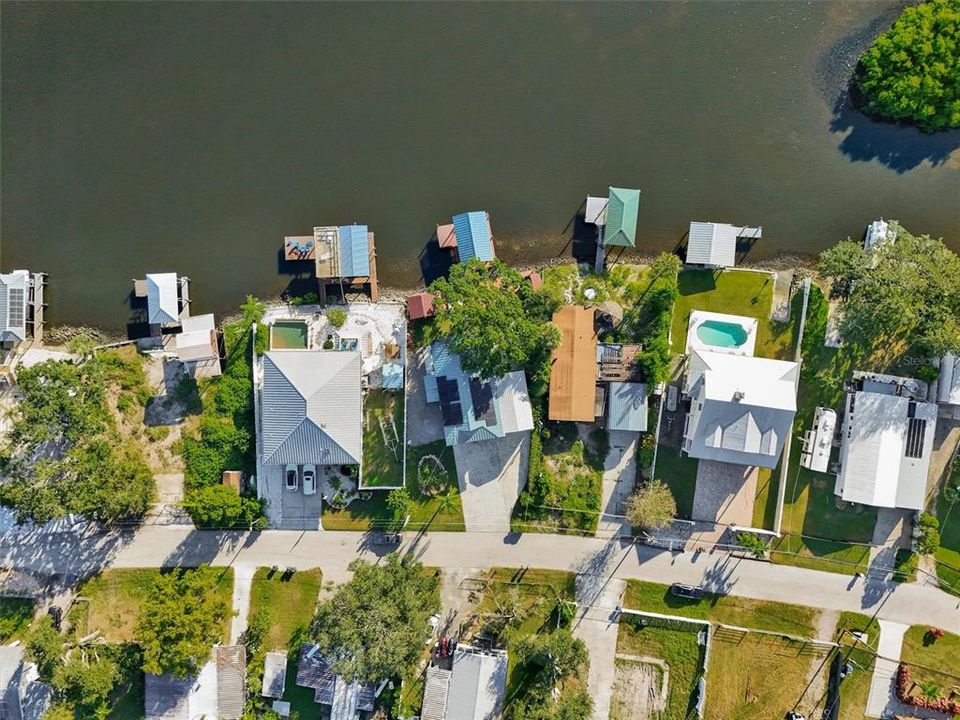 На продажу: $549,000 (2 спален, 1 ванн, 864 Квадратных фут)