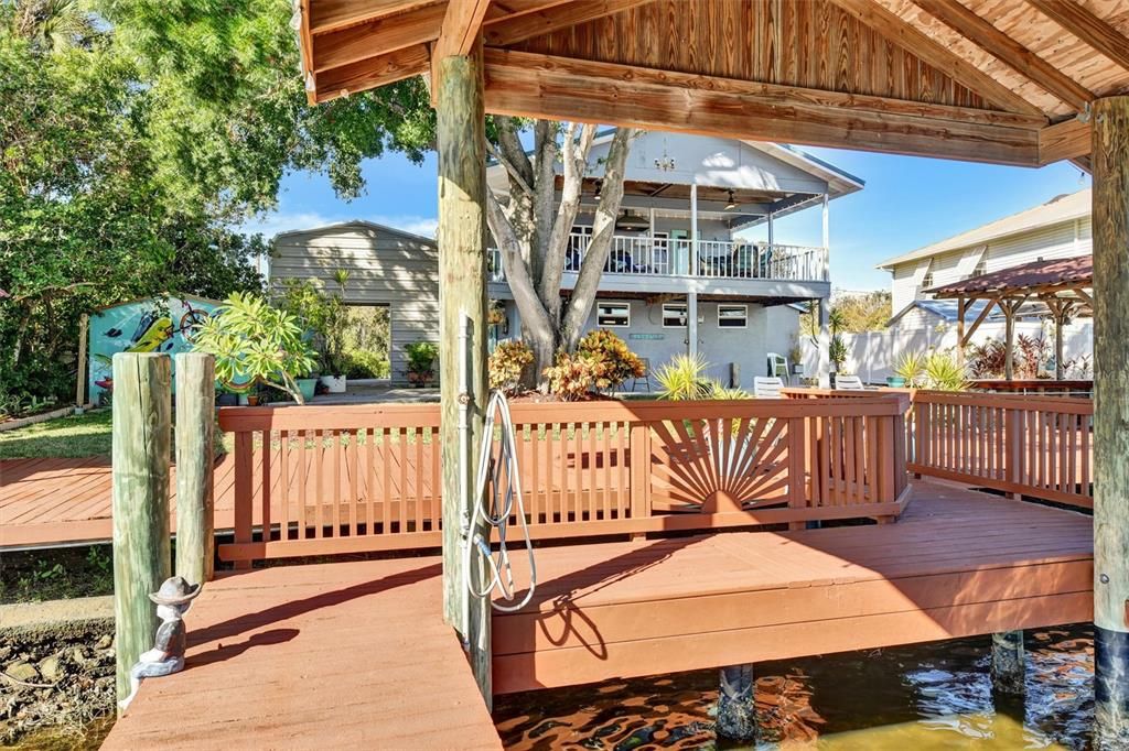 На продажу: $549,000 (2 спален, 1 ванн, 864 Квадратных фут)