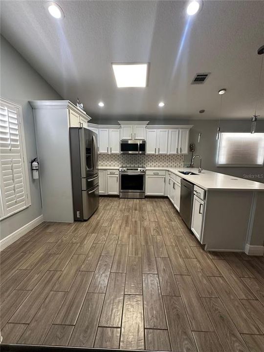 For Rent: $2,650 (3 beds, 2 baths, 1377 Square Feet)