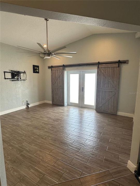 For Rent: $2,650 (3 beds, 2 baths, 1377 Square Feet)