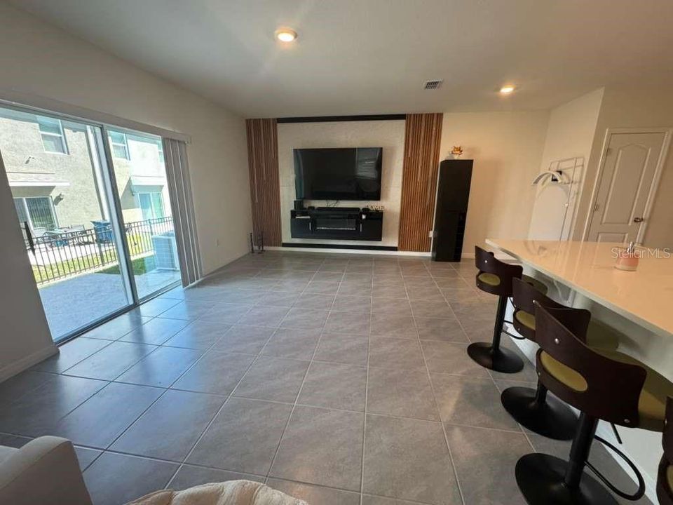 For Sale: $270,000 (3 beds, 2 baths, 1515 Square Feet)