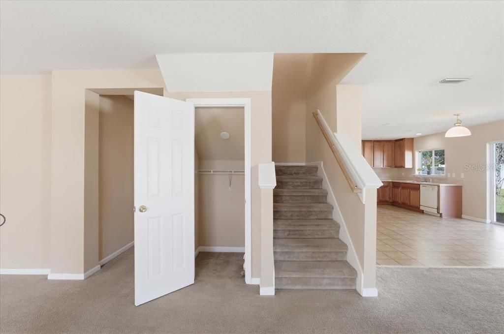 待售: $379,000 (3 贝兹, 2 浴室, 2726 平方英尺)