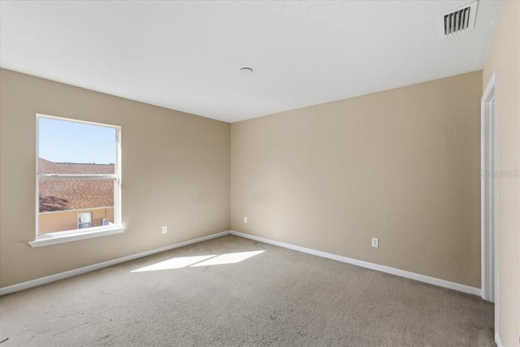 待售: $379,000 (3 贝兹, 2 浴室, 2726 平方英尺)