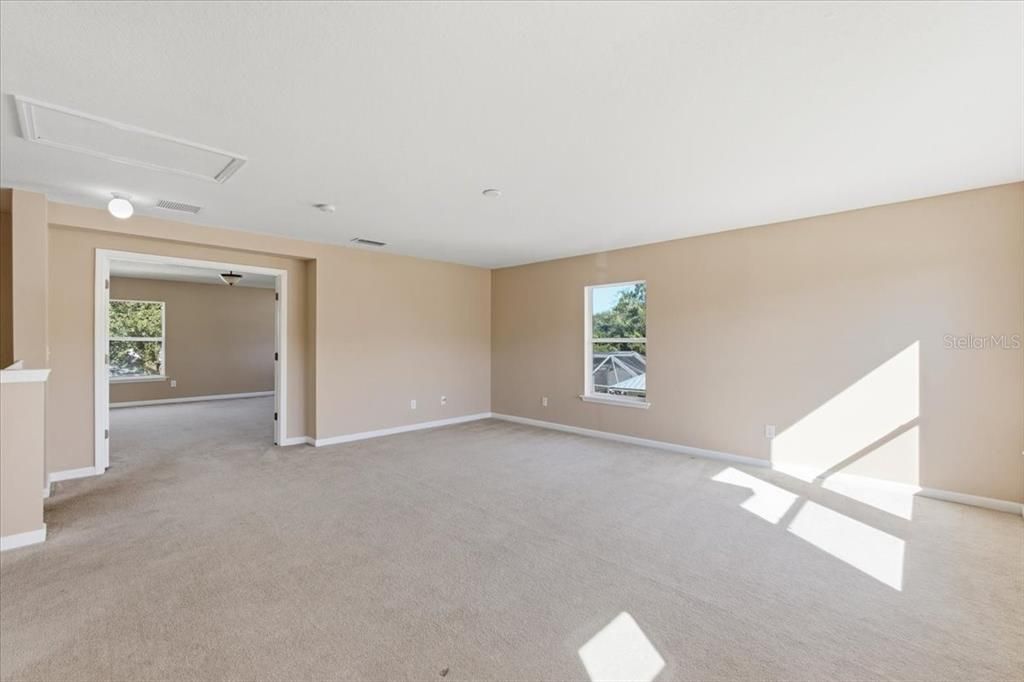 待售: $379,000 (3 贝兹, 2 浴室, 2726 平方英尺)