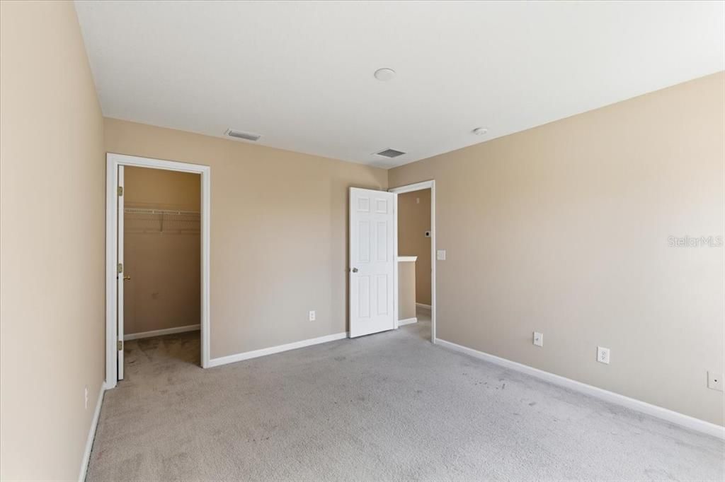 待售: $379,000 (3 贝兹, 2 浴室, 2726 平方英尺)