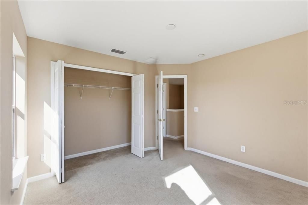 待售: $379,000 (3 贝兹, 2 浴室, 2726 平方英尺)