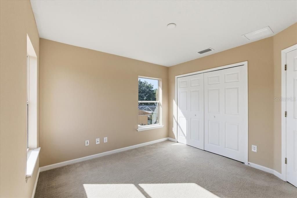 待售: $379,000 (3 贝兹, 2 浴室, 2726 平方英尺)