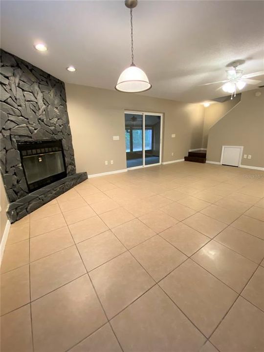 Active With Contract: $1,675 (4 beds, 2 baths, 1575 Square Feet)