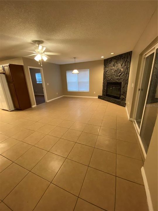Active With Contract: $1,675 (4 beds, 2 baths, 1575 Square Feet)