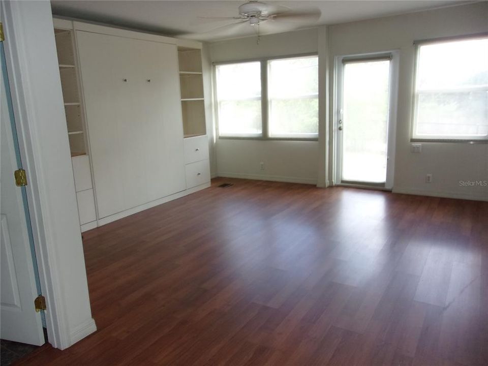 待售: $209,000 (2 贝兹, 2 浴室, 1192 平方英尺)