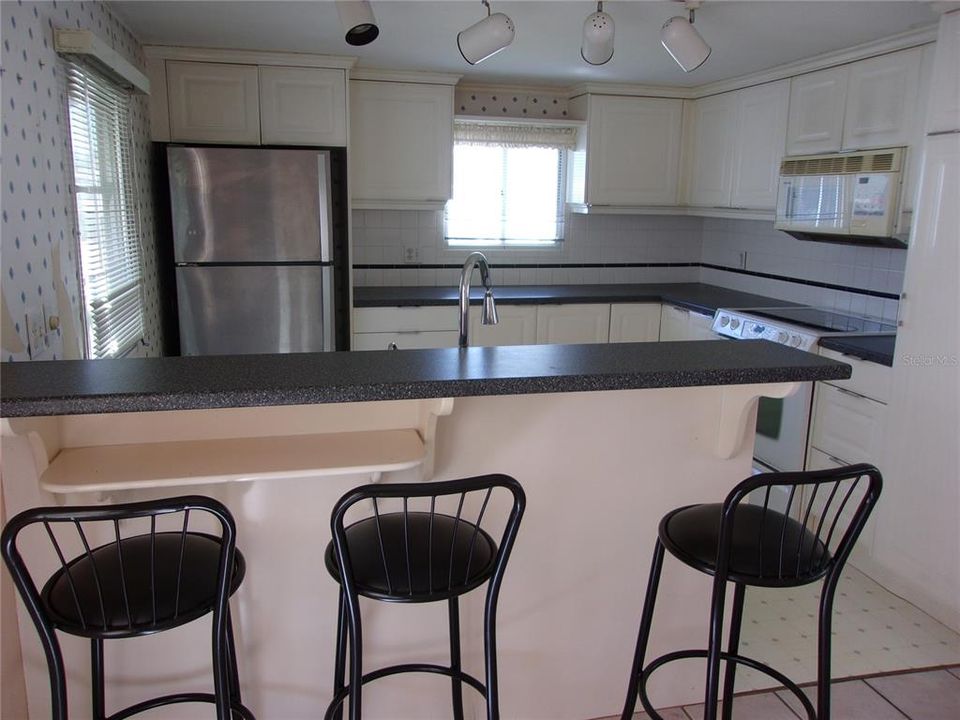 待售: $209,000 (2 贝兹, 2 浴室, 1192 平方英尺)