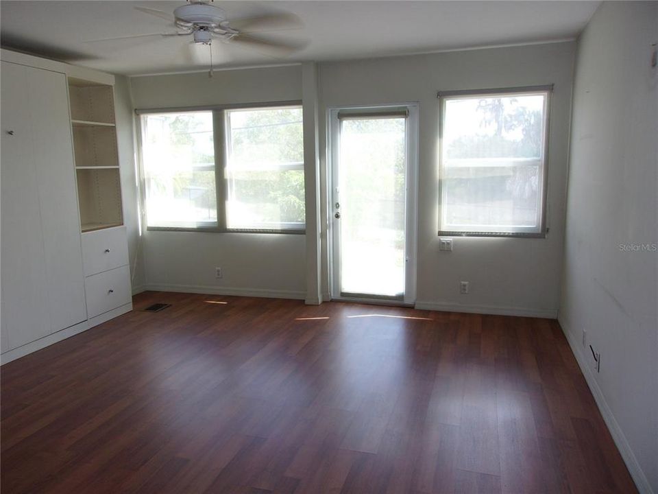 待售: $209,000 (2 贝兹, 2 浴室, 1192 平方英尺)