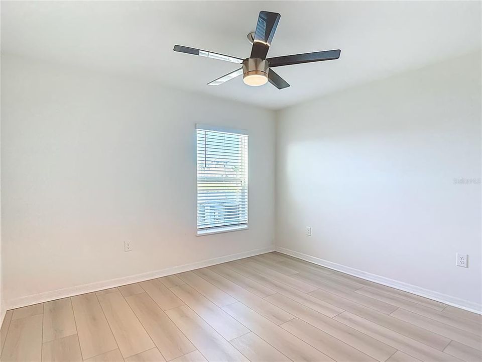 For Sale: $384,900 (5 beds, 3 baths, 2605 Square Feet)