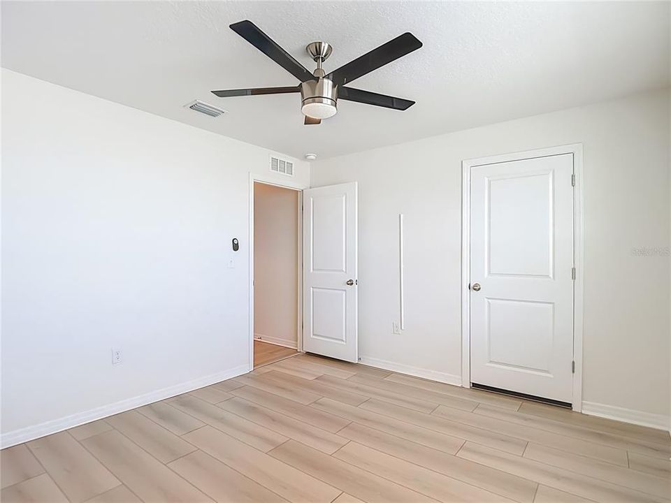 For Sale: $384,900 (5 beds, 3 baths, 2605 Square Feet)