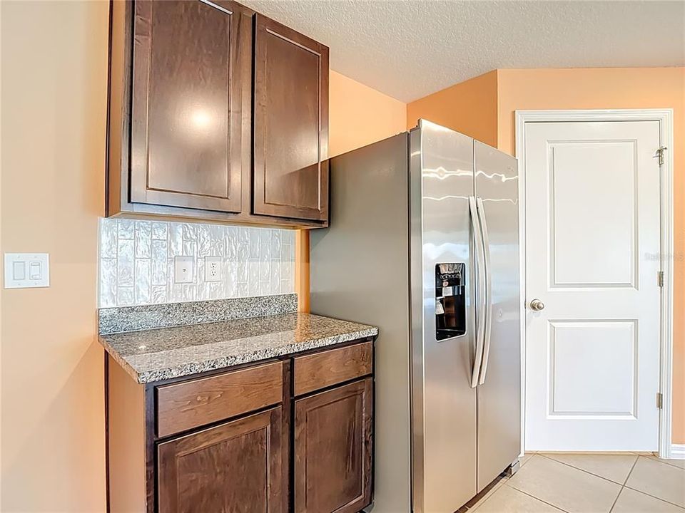 For Sale: $384,900 (5 beds, 3 baths, 2605 Square Feet)