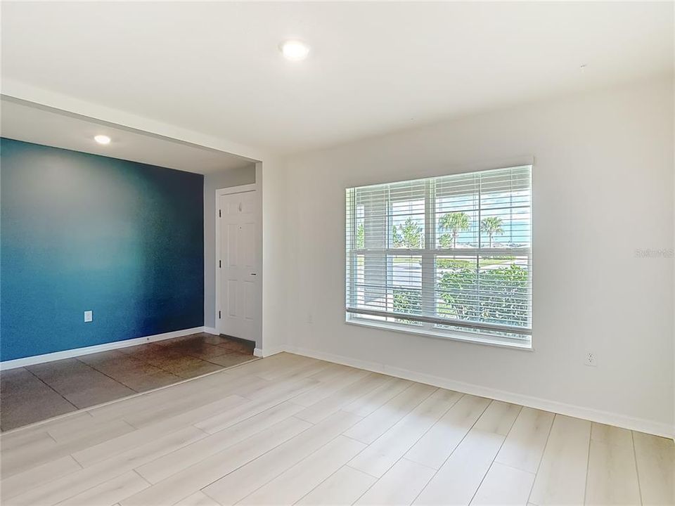 For Sale: $384,900 (5 beds, 3 baths, 2605 Square Feet)