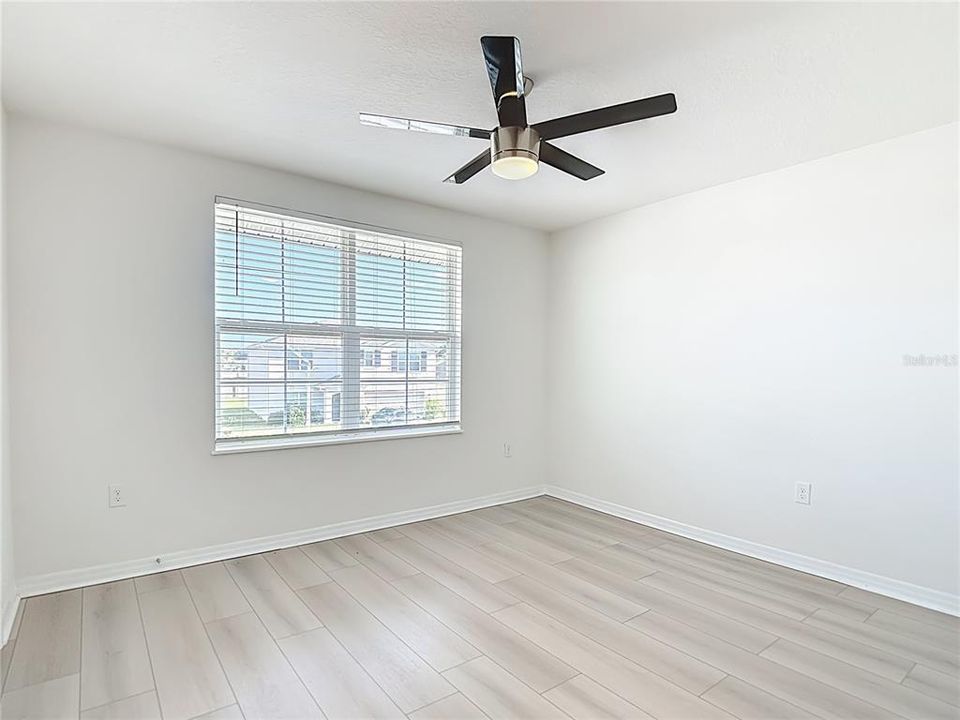 For Sale: $384,900 (5 beds, 3 baths, 2605 Square Feet)