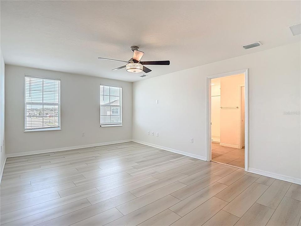 For Sale: $384,900 (5 beds, 3 baths, 2605 Square Feet)