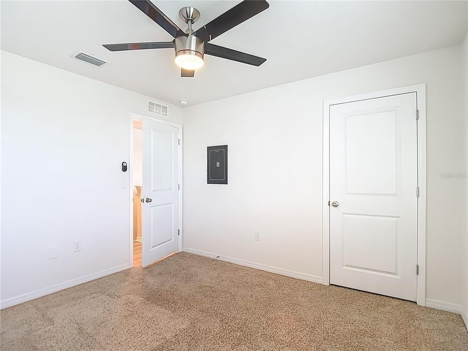 For Sale: $384,900 (5 beds, 3 baths, 2605 Square Feet)