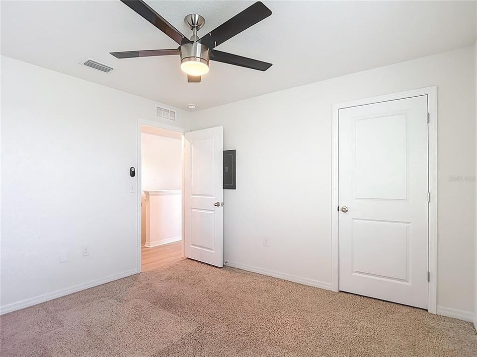 For Sale: $384,900 (5 beds, 3 baths, 2605 Square Feet)