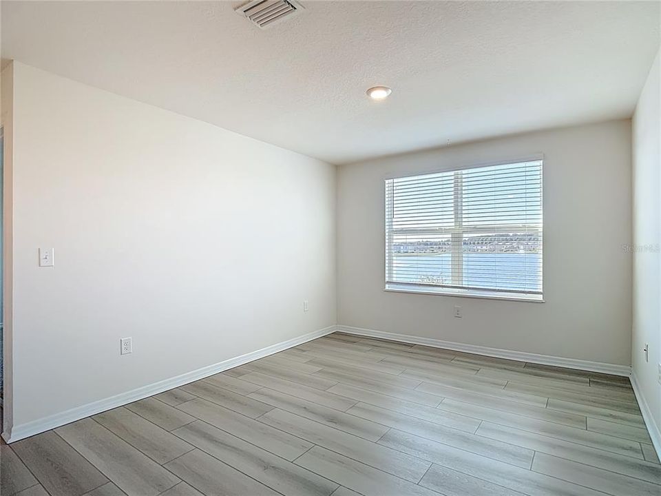 For Sale: $384,900 (5 beds, 3 baths, 2605 Square Feet)