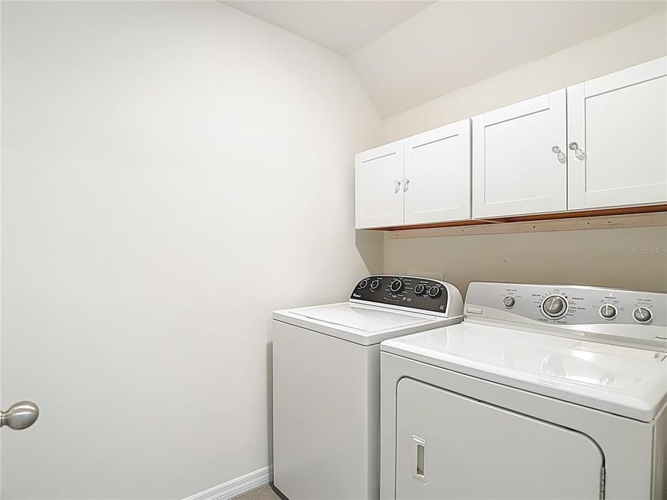 For Sale: $384,900 (5 beds, 3 baths, 2605 Square Feet)