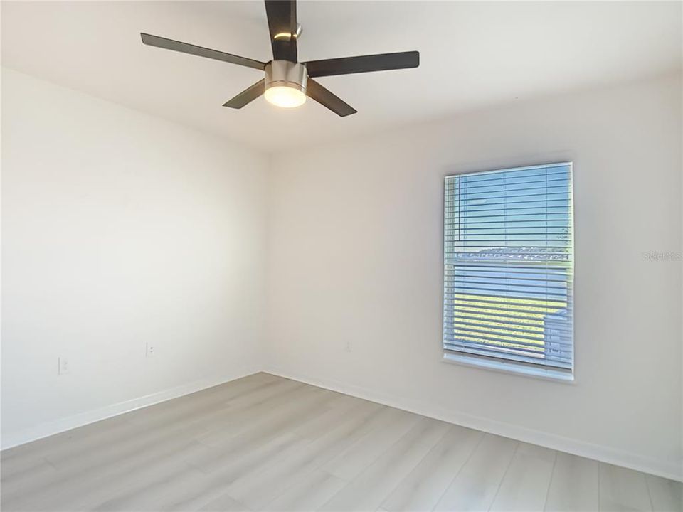 For Sale: $384,900 (5 beds, 3 baths, 2605 Square Feet)