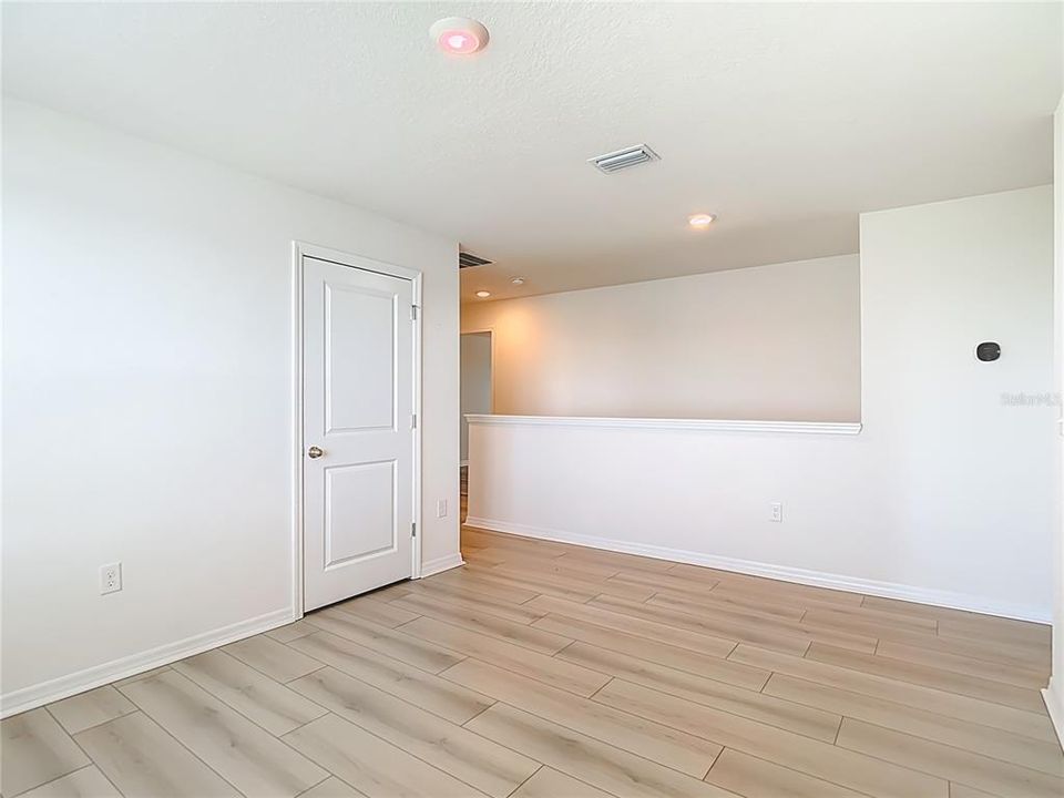 For Sale: $384,900 (5 beds, 3 baths, 2605 Square Feet)