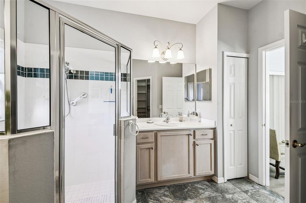 На продажу: $305,000 (2 спален, 2 ванн, 1840 Квадратных фут)